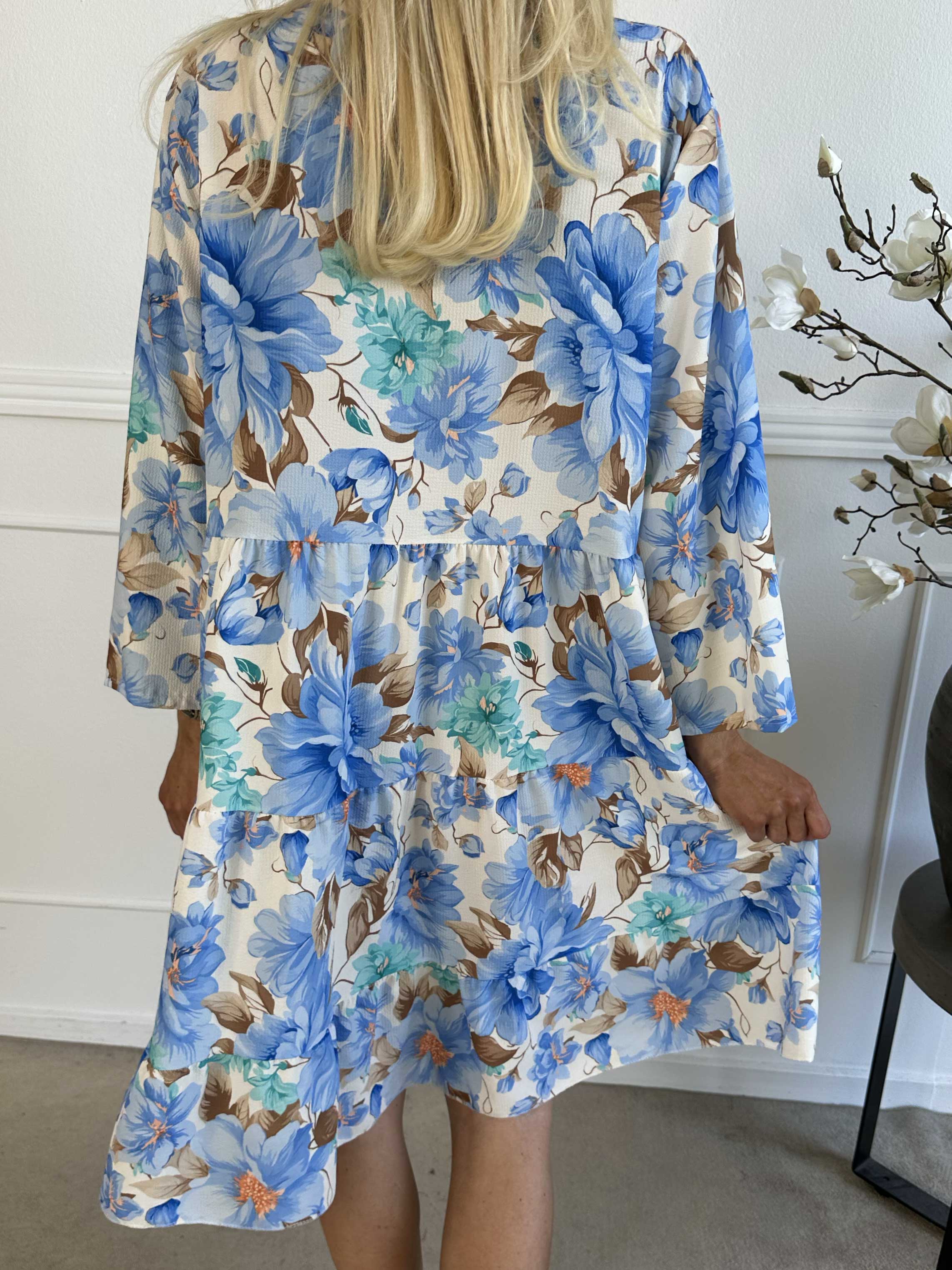 Flower Dress - Söt blommig klänning med lager-på-lager-look